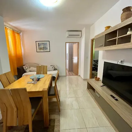 Lovro #1 & #2 Apartments Cres Exterior photo